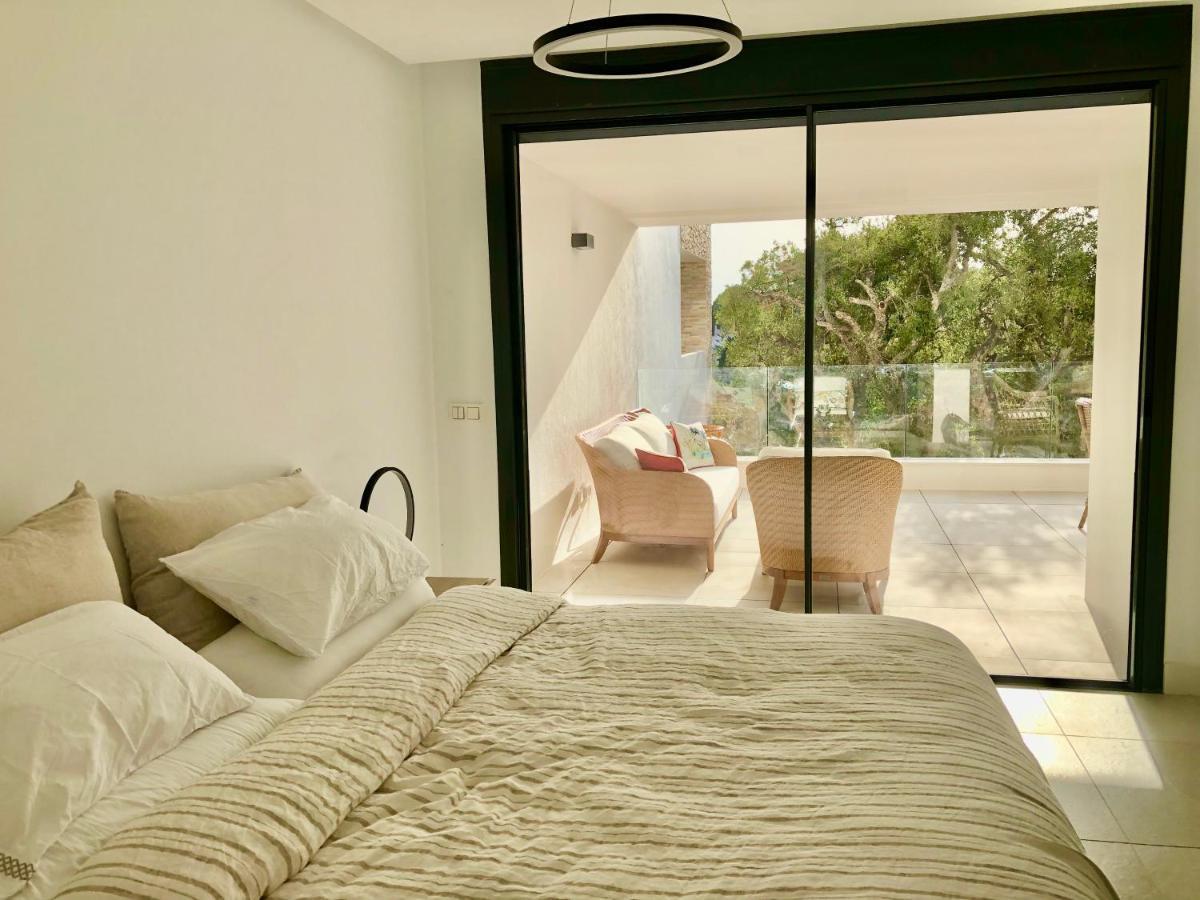 Modern Apartment In Front Of Cabopino Golf マルベーリャ エクステリア 写真